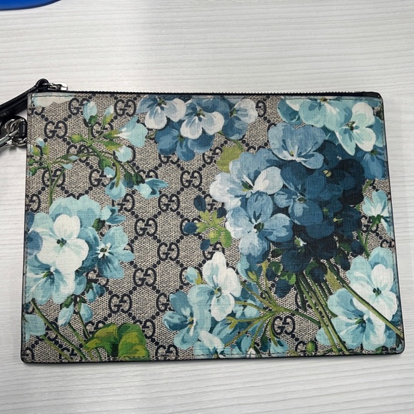 Gucci Supreme Blooms Zip Wristlet Pouch - Picture 1 of 8